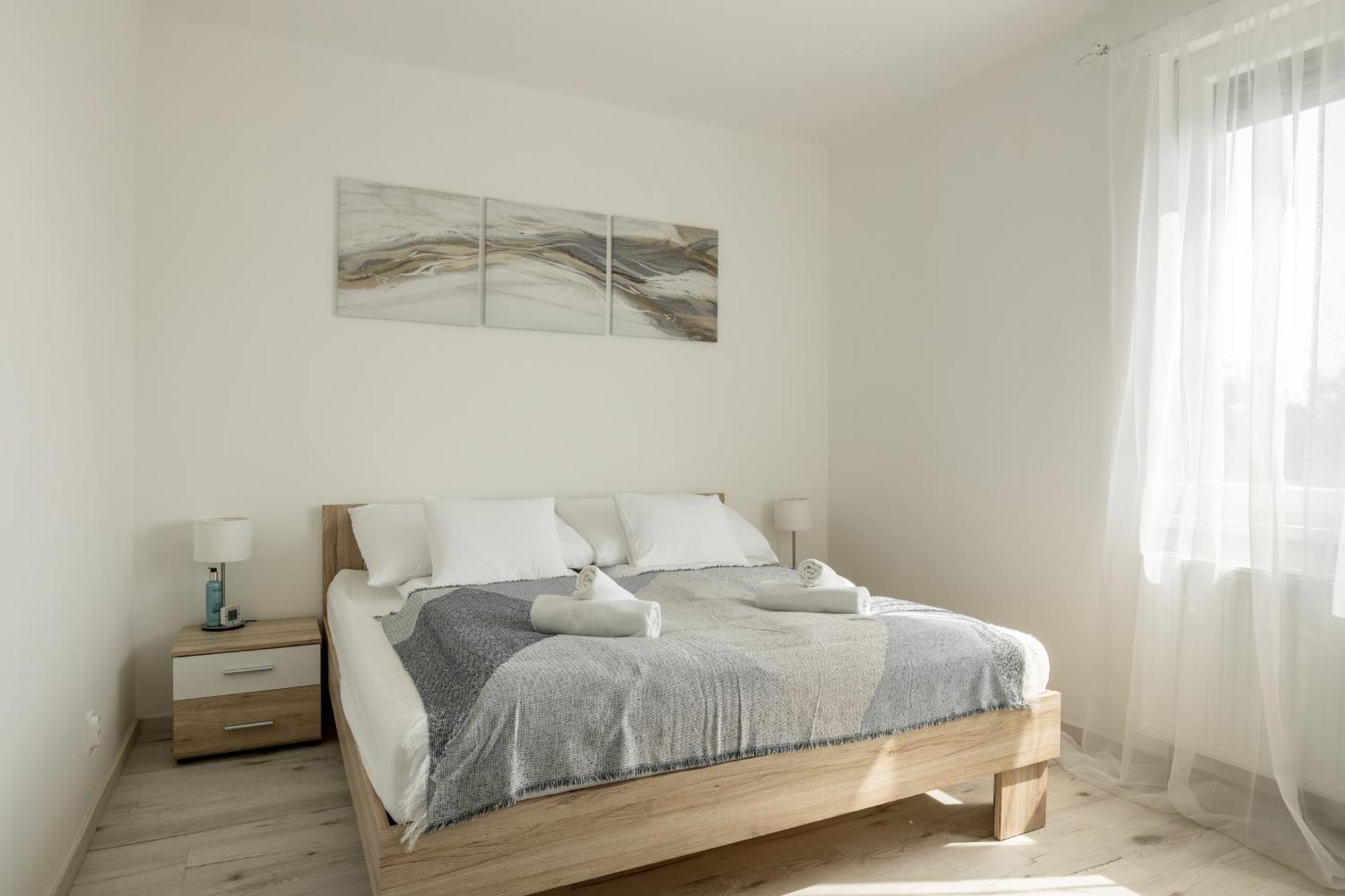 Malompark Apartman With Free Parking Debrecín Exteriér fotografie
