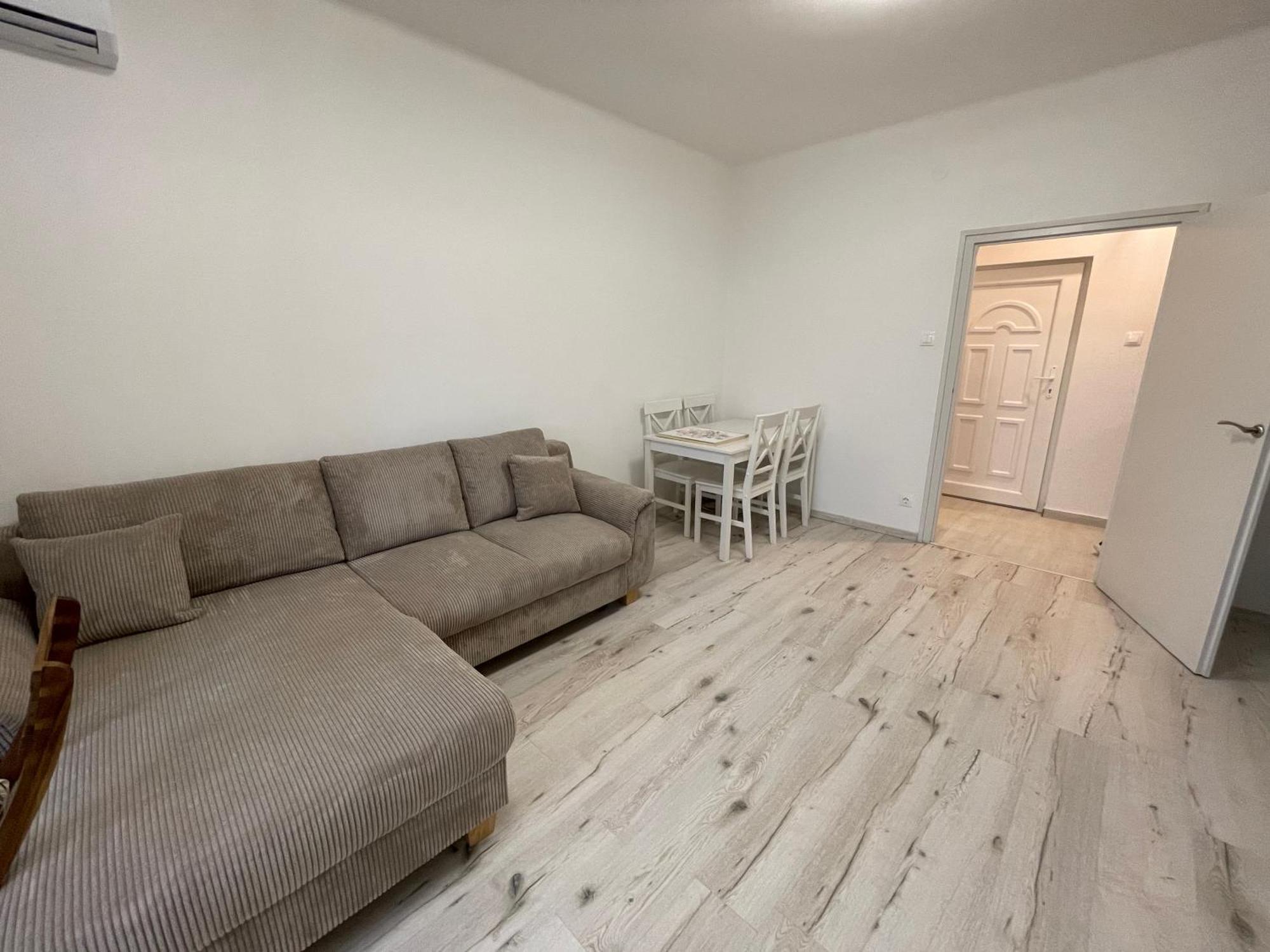 Malompark Apartman With Free Parking Debrecín Exteriér fotografie